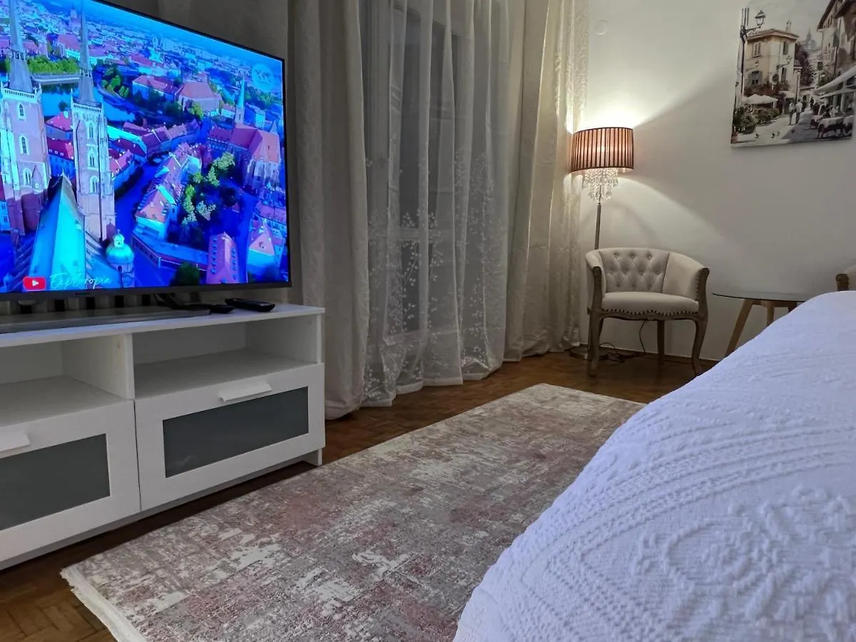 Louis & Elza Old Town Romantic Apartments Wroclaw