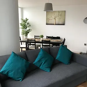 https://12th-floor-2-bed-apartment-with-panoramic-city-views.yorkshirehotels.net